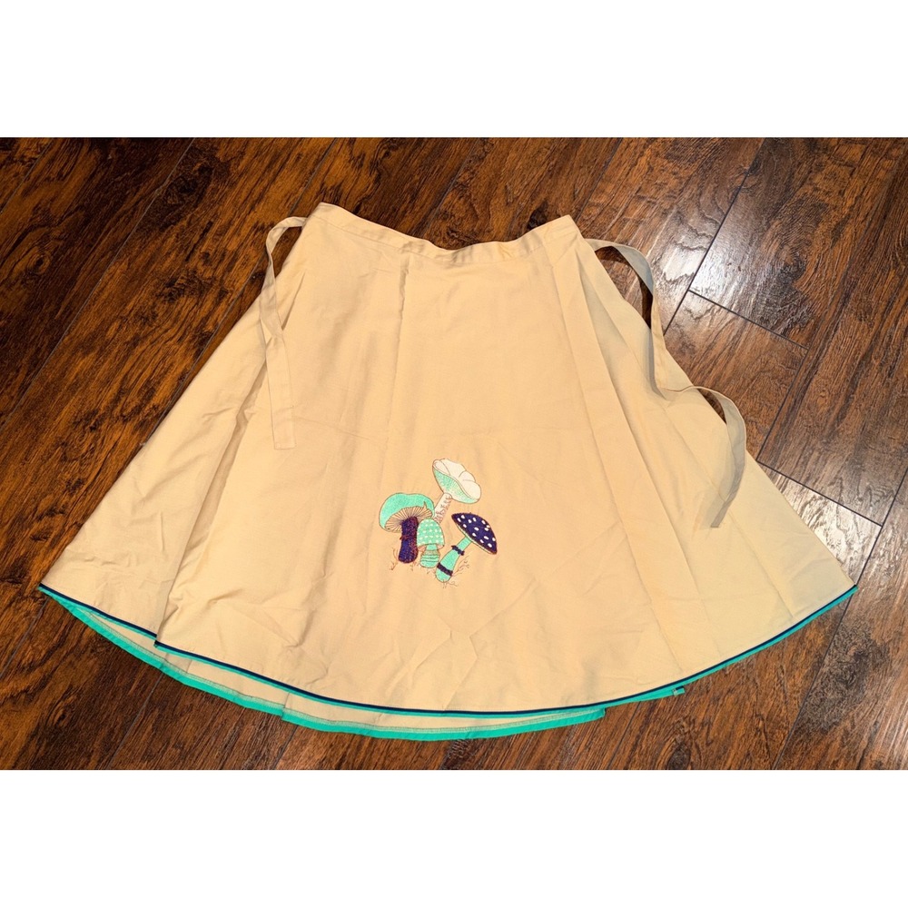Surrey Vintage Tan Mushroom Embroidered Wrap Skirt Khaki Midi Cottagecore 3029-4